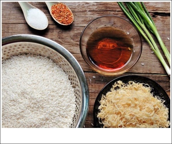 Tự tay làm cơm cháy chà bông giòn tan, béo ngậy