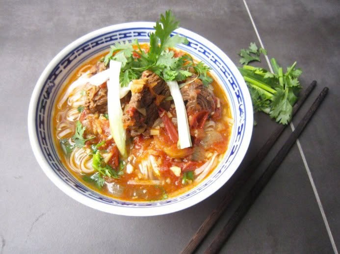 Thơm ngon khó cưỡng với món phở bò sốt vang cho bữa tối ngày thu