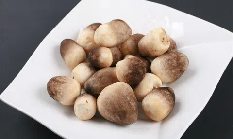 Cách làm thịt ba chỉ kho nấm rơm vừa ngon vừa lạ miệng