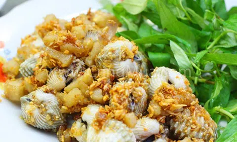 Cách làm sò huyết xào bơ tỏi thơm cho ngày se lạnh