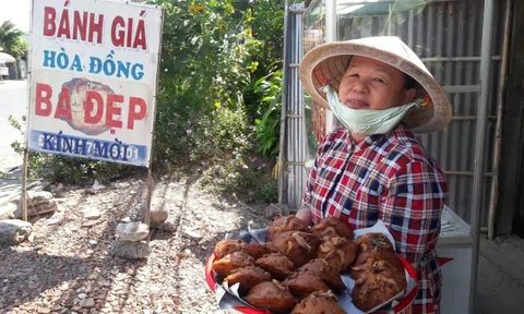 Về Tiền Giang ngang chợ Giồng, ăn bánh giá đặc sản đất Gò Công