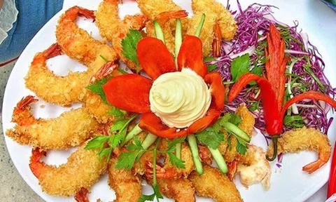 Chiêu đãi khách với món tôm chiên trứng muối béo ngậy