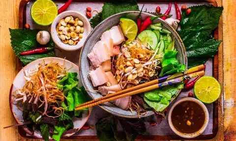 10 phút xong ngay bún mắm nêm miền Trung đậm đà khó quên