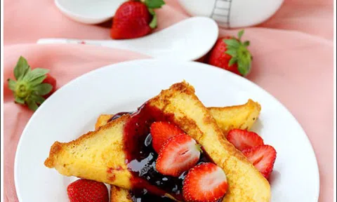 Bí quyết làm bánh mì sốt dâu tây kiểu Pháp ngon lạ miệng cho bữa sáng