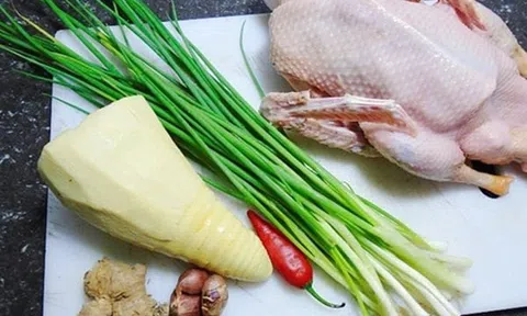 Đổi khẩu vị với bún măng vịt cho bữa sáng đậm đà