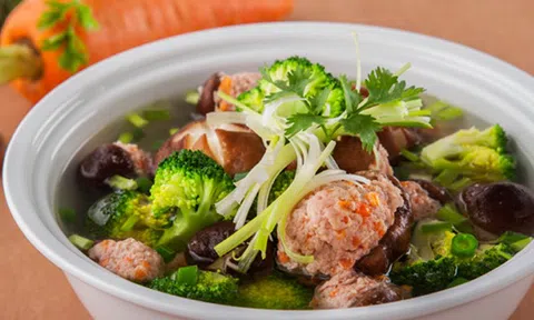 Canh mọc thập cẩm thanh đạm, ngọt ngon "chiều lòng" cả nhà