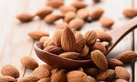 10 thực phẩm làm giảm nhanh chóng các cơn đau đầu