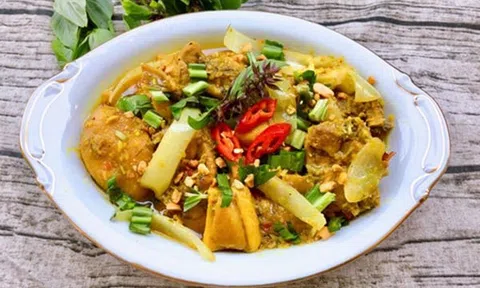 Đổi vị bữa cơm gia đình với gà om cốt dừa béo ngậy, hấp dẫn