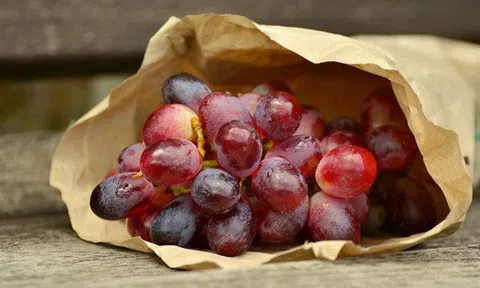 Nho ngon ngọt, bổ dưỡng nhưng 3 người này tuyệt đối tránh ăn