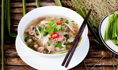 Cách chế biến phở bò tái lăn cho bữa sáng đầy đủ dinh dưỡng