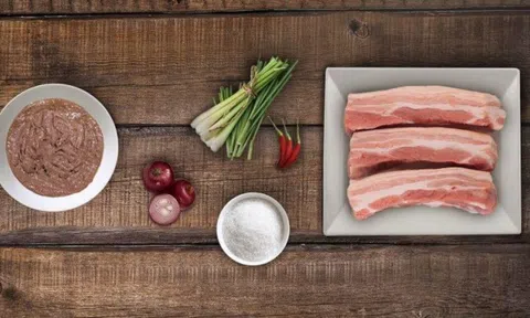 Cách làm món thịt ba chỉ kho mắm ruốc sả béo ngậy hấp dẫn lòng người