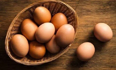 Cách làm món trứng ốp sốt chua ngọt thơm ngon lạ miệng