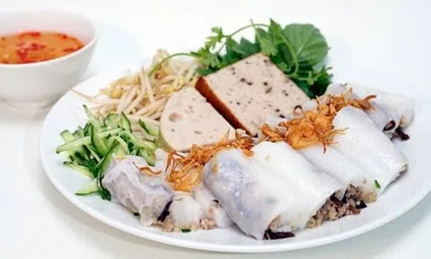 Làm bánh cuốn bằng chảo chống dính tại nhà đơn giản, mất ít thời gian