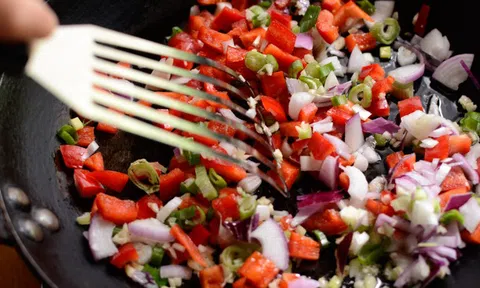 Cách nấu cơm đỗ đen cà ri giàu dinh dưỡng cho cả nhà