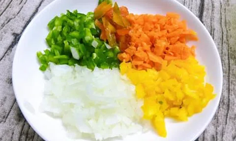 Cách làm trứng chiên ngũ sắc vừa bắt mắt vừa bổ dưỡng cho cả nhà