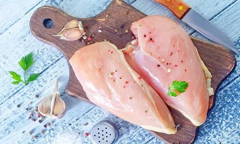 Công thức làm món ức gà nướng kèm salad đổi vị cho cả nhà