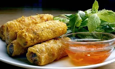 Ngon khó cưỡng với nem ngao giòn dai, nóng hổi