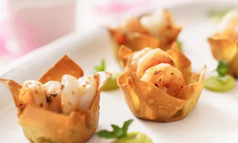 Chế biến 3 món đẹp mắt từ tôm