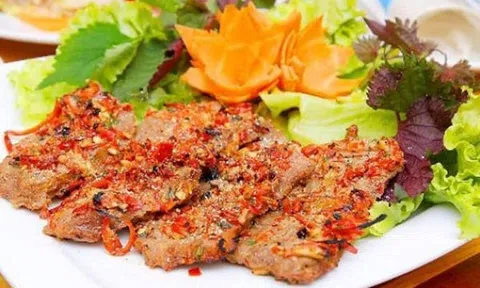 Cuối tuần vào bếp làm bắp bò nướng muối ớt thơm lừng