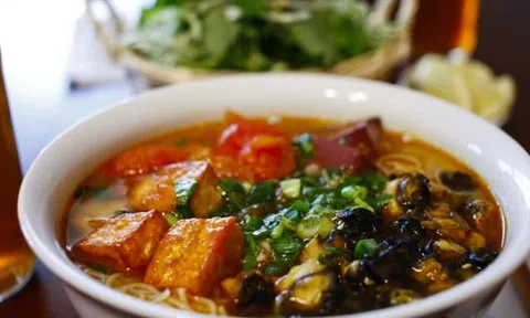Cách nấu bún ốc nóng hổi, đúng kiểu Hà Nội