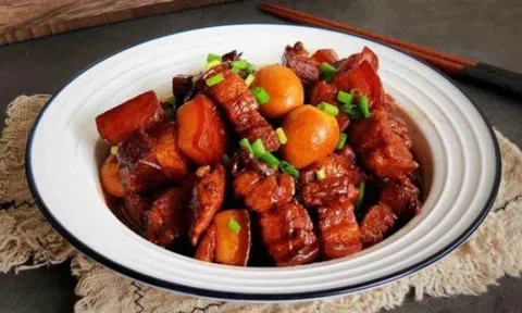 Mẹo làm thịt ba chỉ kho nước dừa ngon hoàn hảo