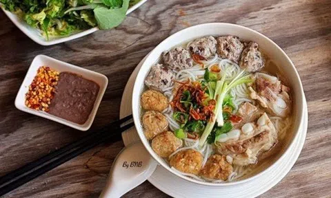 Điểm tâm sáng với bún mọc sườn non thơm ngon tại nhà