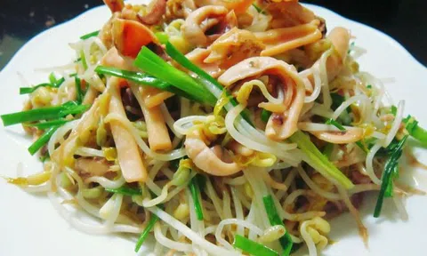 Cách làm món lòng gà xào giá đỗ đơn giản mà ngon cơm