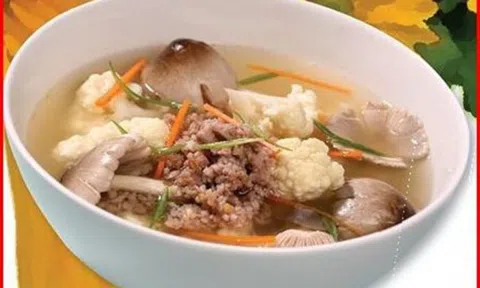 Cách làm canh nấm rơm thịt băm đậm đà cho bữa cơm ngày lạnh