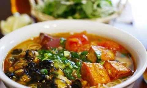 Cách nấu bún ốc đơn giản, nhanh gọn nhưng ngon bất ngờ