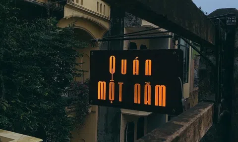 Một Năm – Nơi Biệt Thự Cổ Có Bán Cafe