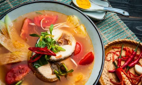 Món canh chua cá lóc chuẩn miền Nam