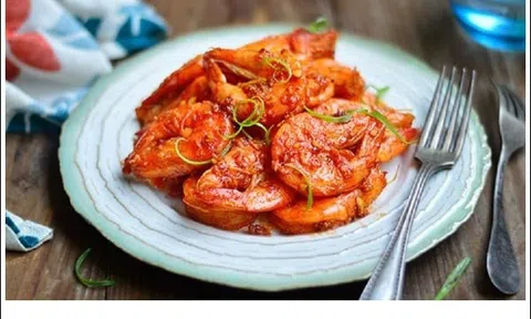 Cả nhà chán ăn, làm ngay món tôm sốt cà chua chỉ mất 10 phút