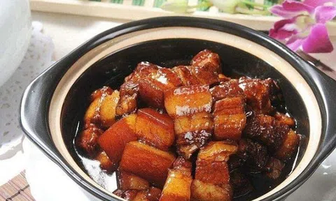 Cách làm món thịt ba chỉ kho cà pháo lạ miệng mà ngon cơm
