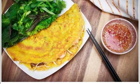 Thưởng thức bánh xèo Nam Bộ ăn một lần nhớ mãi không quên