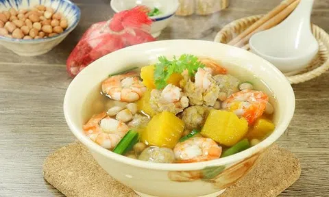 Cách làm canh bí đỏ nấu thịt băm, tôm khô ngọt bùi đưa cơm ngày nắng