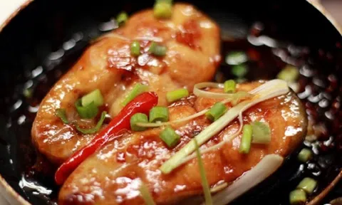 Cách làm cá basa kho tộ đậm vị, đưa cơm