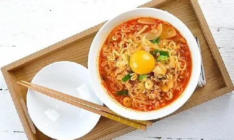 Cách nấu mì trứng chần cho bữa sáng tiện lợi, bổ dưỡng