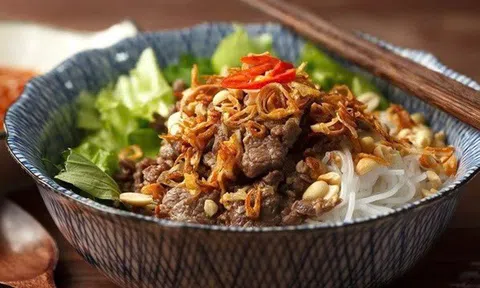 Bí quyết nấu bún bò Nam Bộ làm xiêu lòng người ăn