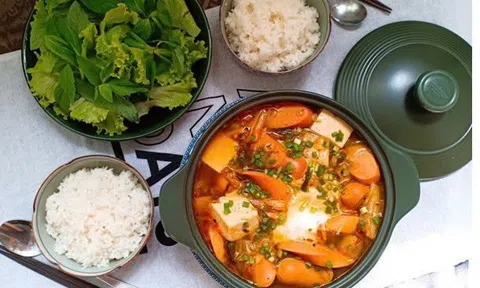 Cách nấu canh kim chi xúc xích đúng chuẩn Hàn Quốc