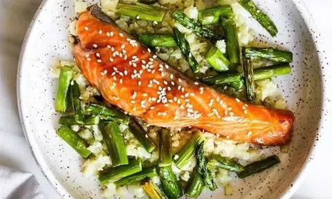 Công thức làm cá hồi nướng măng tây đơn giản, bổ dưỡng