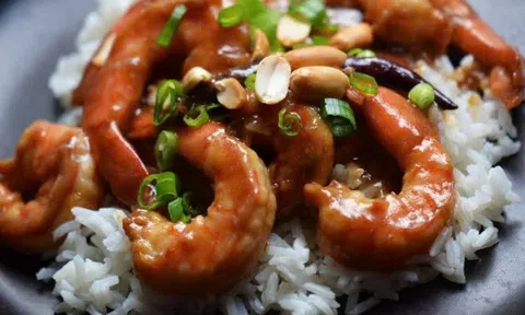 Cách làm món tôm Kung Pao cay ngon hấp dẫn của người Hoa