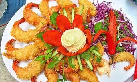 Chiêu đãi khách với món tôm chiên trứng muối béo ngậy