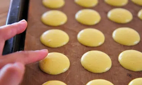 Cách làm bánh macaron hương chanh của Pháp