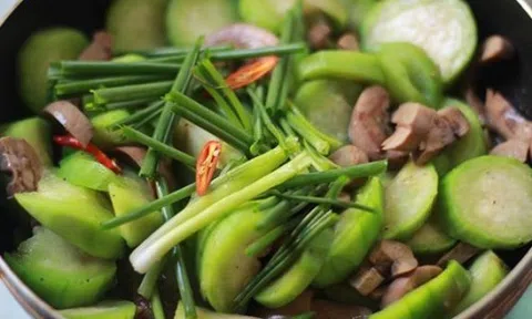 Cật heo xào mướp - món ngon cho bữa cơm ngày hè