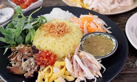 Cách làm cơm gà Hội An đơn giản, ngon đúng vị