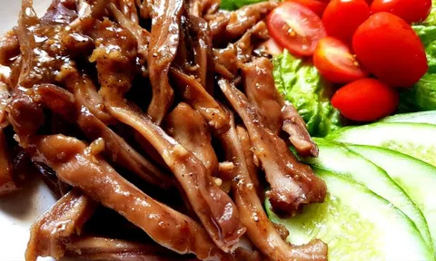 Cách làm món dạ dày heo om nước dừa giòn dai, thơm ngon khó cưỡng