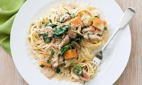 Hướng dẫn làm món pasta sốt bí đỏ béo ngậy dành cho người gầy