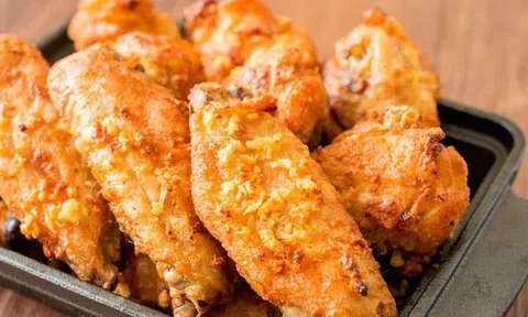 Công thức đơn giản làm cánh gà nướng bơ tỏi thơm ngon, béo ngậy