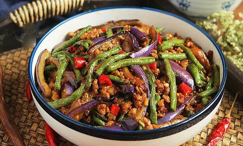 Làm món thịt băm xào cà tím vừa ngon, vừa tăng cường sức khỏe mùa dịch