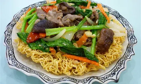 Cách làm mì xào bò vừa nhanh lại đủ dưỡng chất cho bữa sáng nhẹ bụng